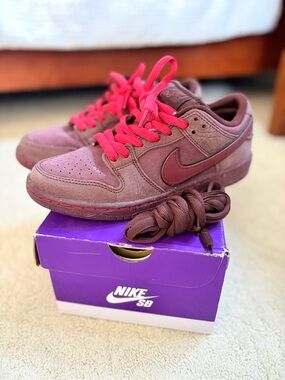 Nike SB Dunks Low PRM - burgundy